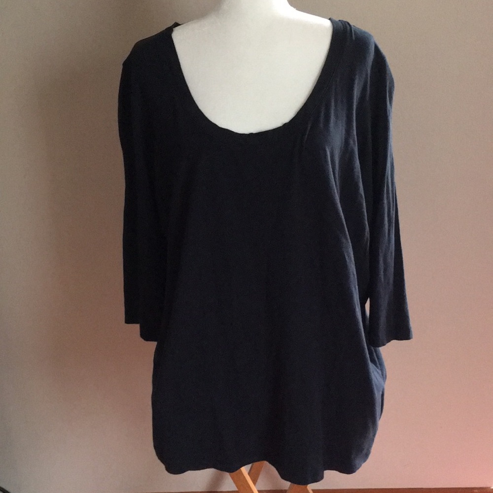 Soft long sleeved Black Top T-shirt like material